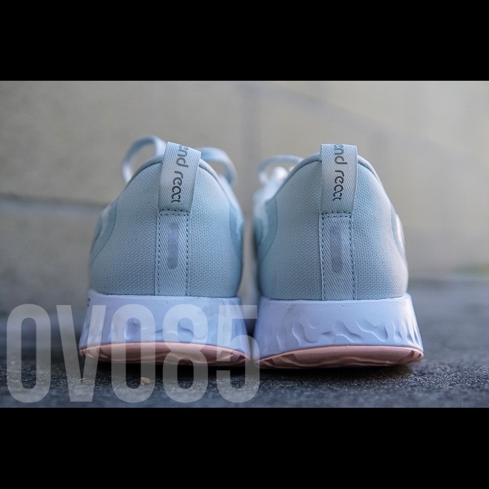 Nike Legend React - Picture 4 of 5